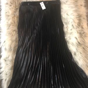 Express Black Long Pleated Skirt (M). Never worn!